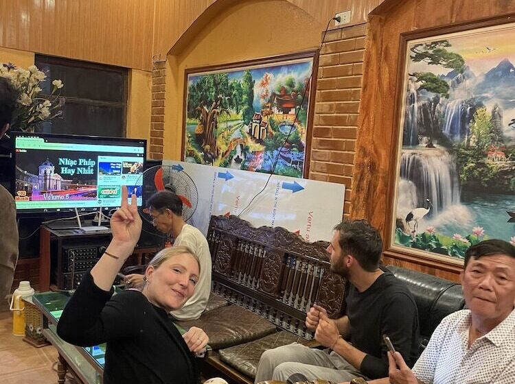 تختخواب و صبحانه Vani S Home