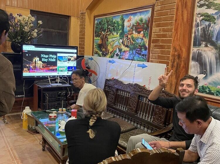 تختخواب و صبحانه Vani S Home