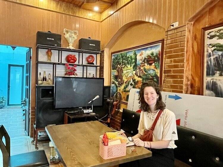 تختخواب و صبحانه Vani S Home