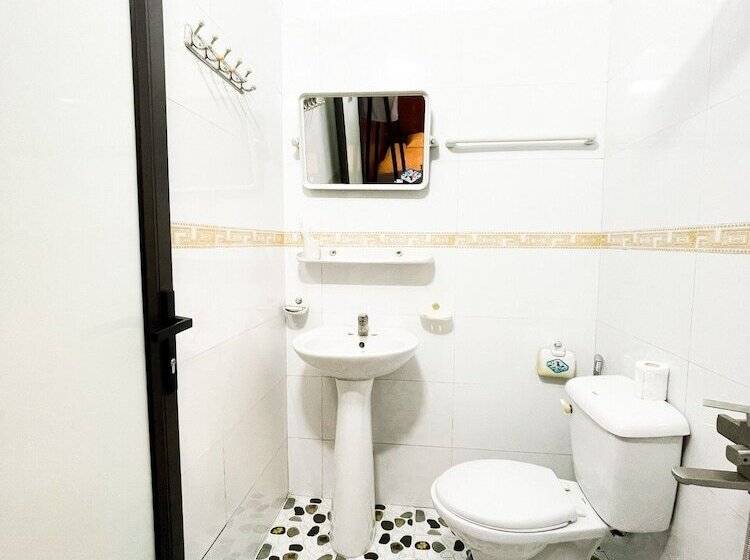 تختخواب و صبحانه Vani S Home