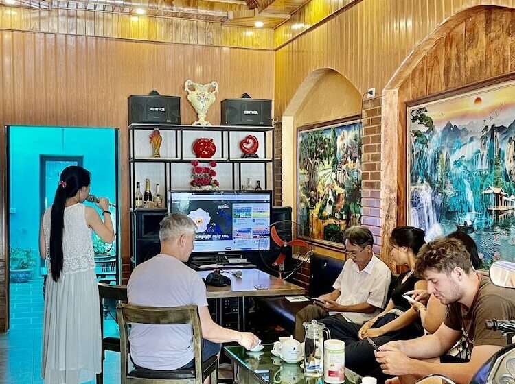 تختخواب و صبحانه Vani S Home