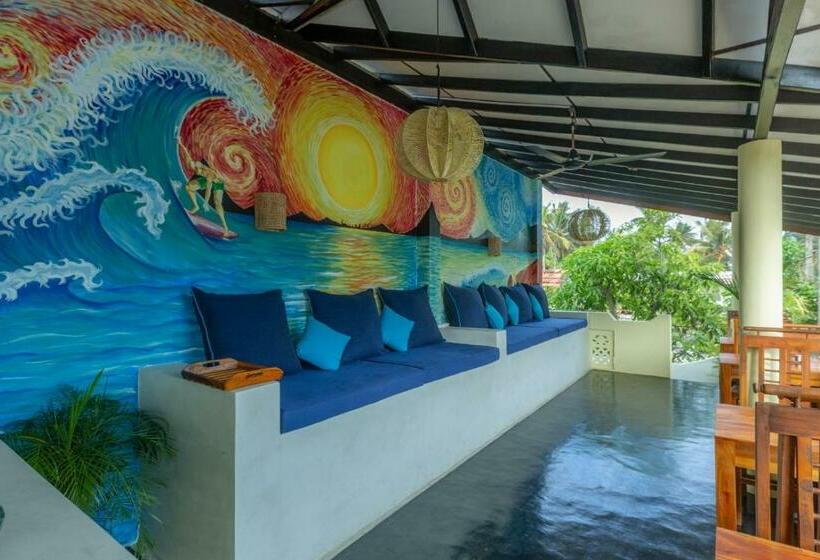 Cé Lon Vie Café & Hostel