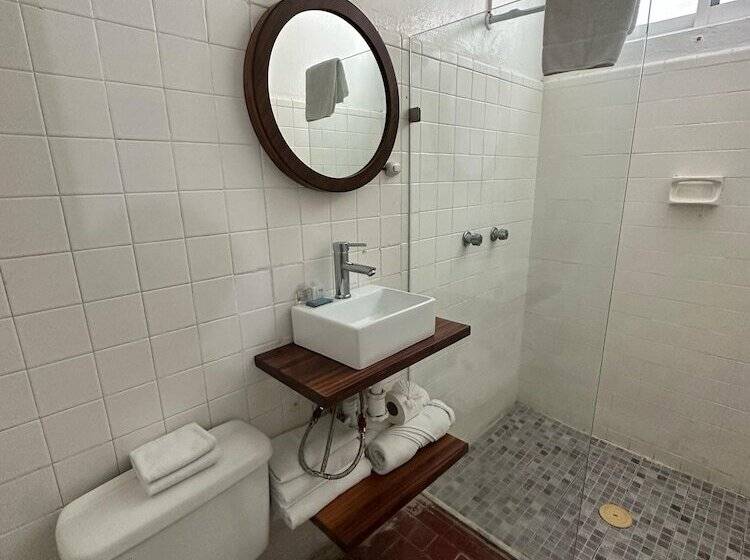 Creta Hotel & Suites