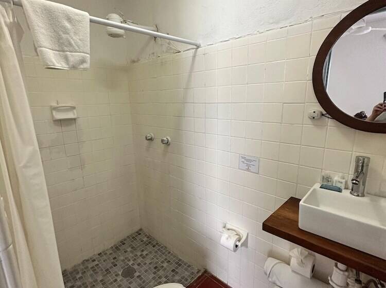 Creta Hotel & Suites