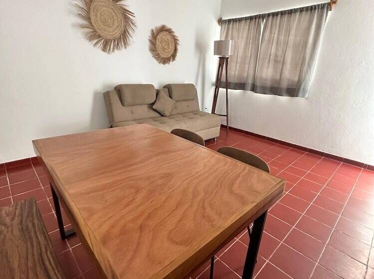 Creta Hotel & Suites