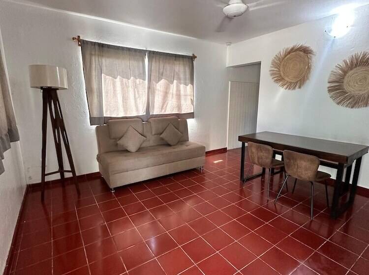 Creta Hotel & Suites