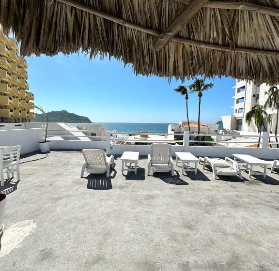 Creta Hotel & Suites