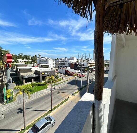 Creta Hotel & Suites