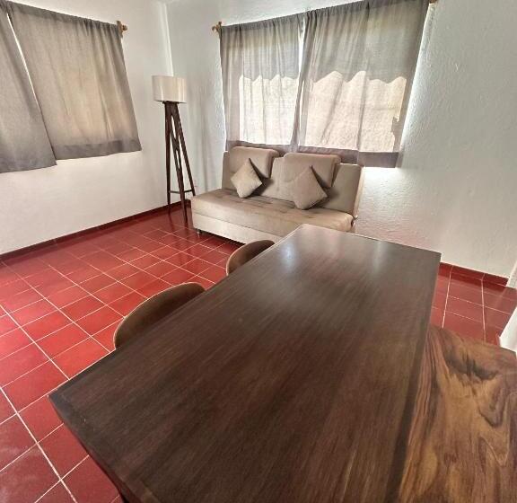 Creta Hotel & Suites