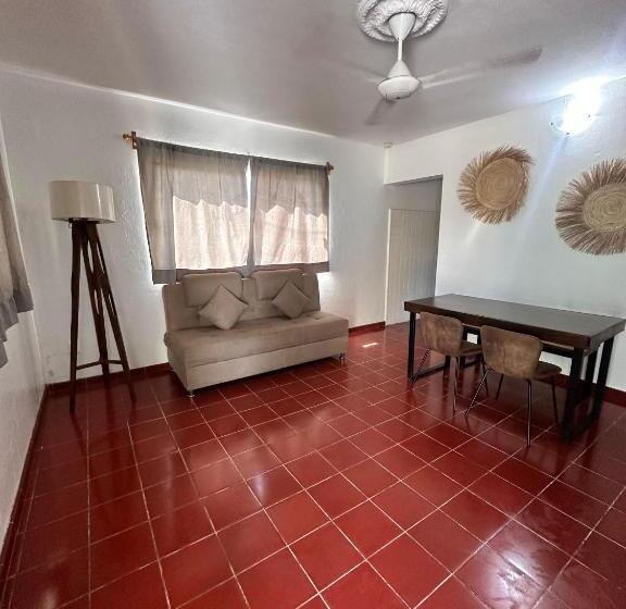 Creta Hotel & Suites