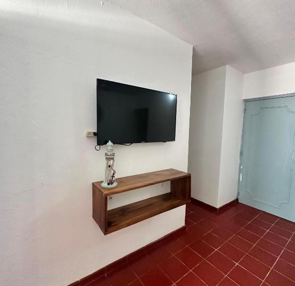 Creta Hotel & Suites