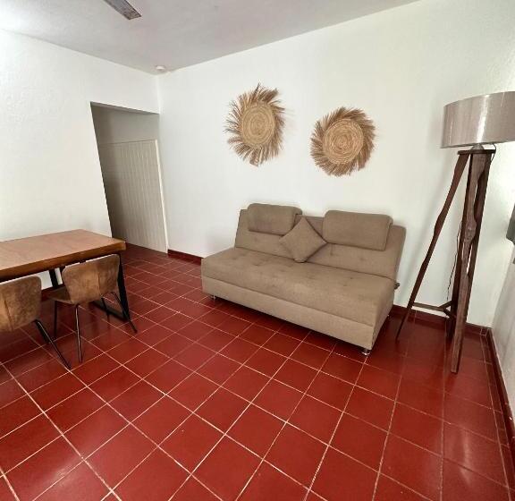 Creta Hotel & Suites