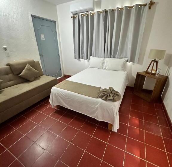 Creta Hotel & Suites