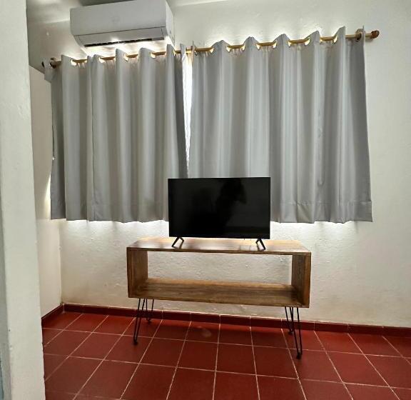 Creta Hotel & Suites