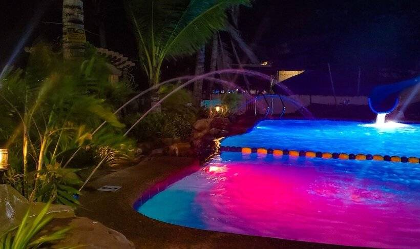 Crystal Shores Beach Resort Powered By Cocotel