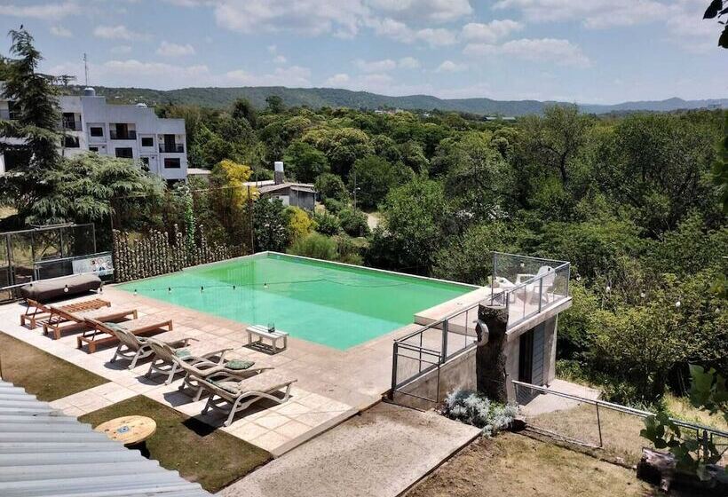 בית מלון כפרי Carod Espacio Serrano