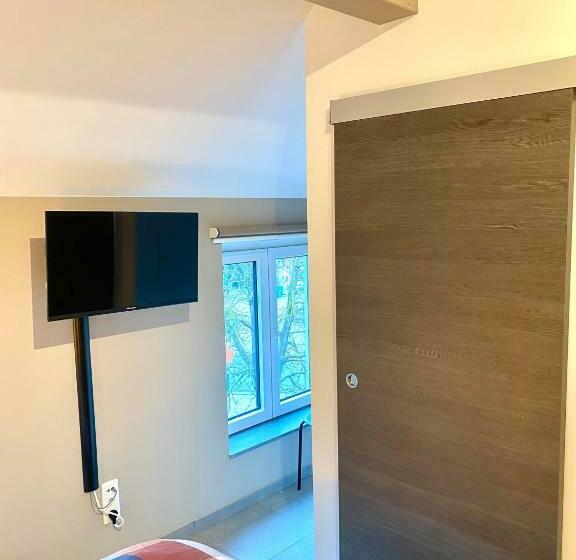 Капсульный Oтель Ciney   Le Nid Du Clocher