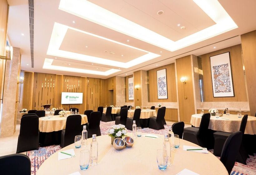 Отель Holiday Inn Lucknow Airport, An Ihg