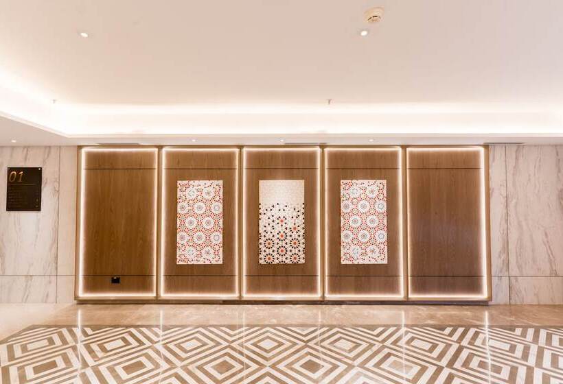 Отель Holiday Inn Lucknow Airport, An Ihg