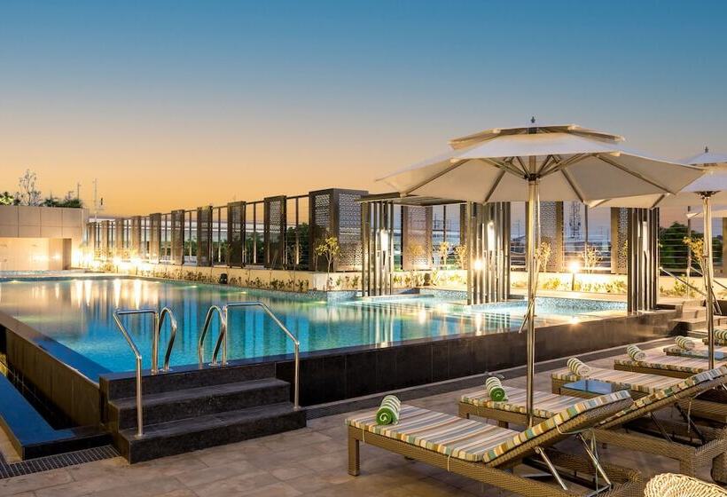 Отель Holiday Inn Lucknow Airport, An Ihg