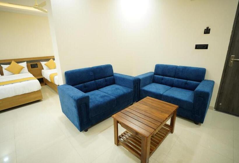 Отель Mangalore Stay Inn