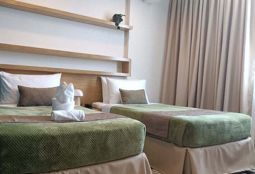 호텔 Prince Express Inn