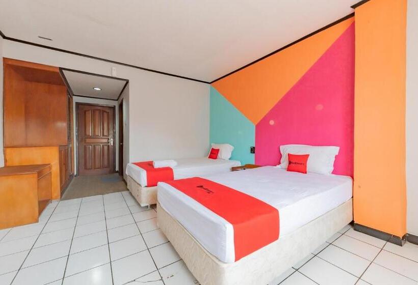 ホテル Reddoorz Near Plaza Balikpapan