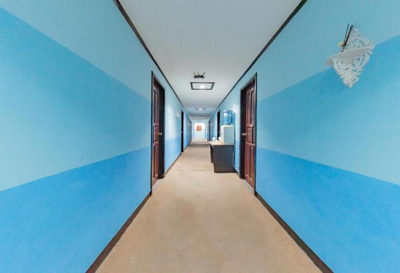 ホテル Reddoorz Near Plaza Balikpapan