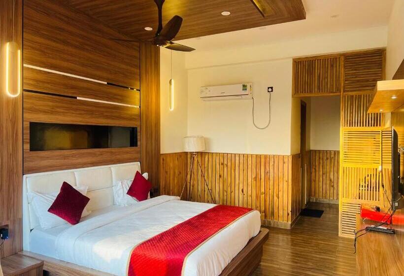 Merriment The Three Heavens Resort