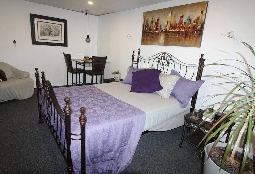 Пансион Room In Lodge Luther King Grande Chambre Décor Moderne Et Relaxe