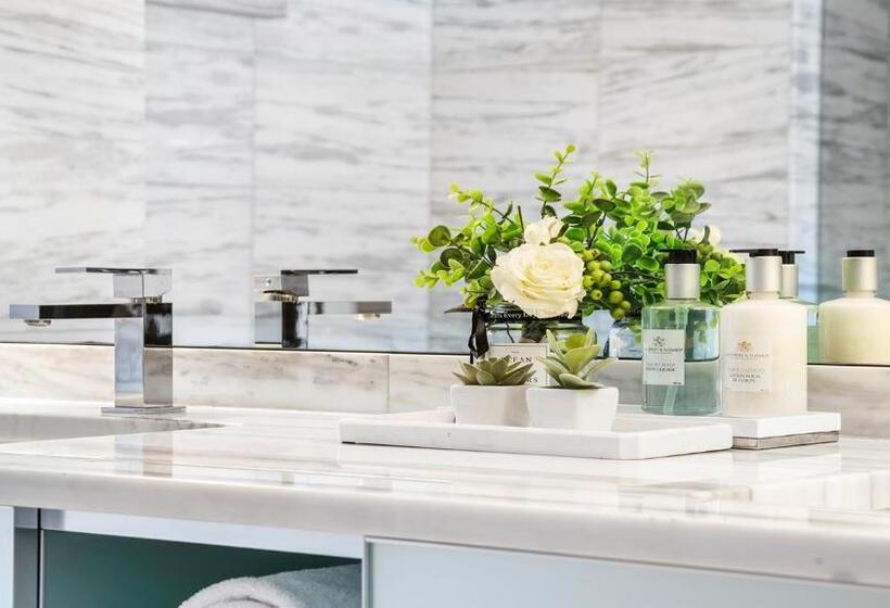 Private Residence At W South Beach  811