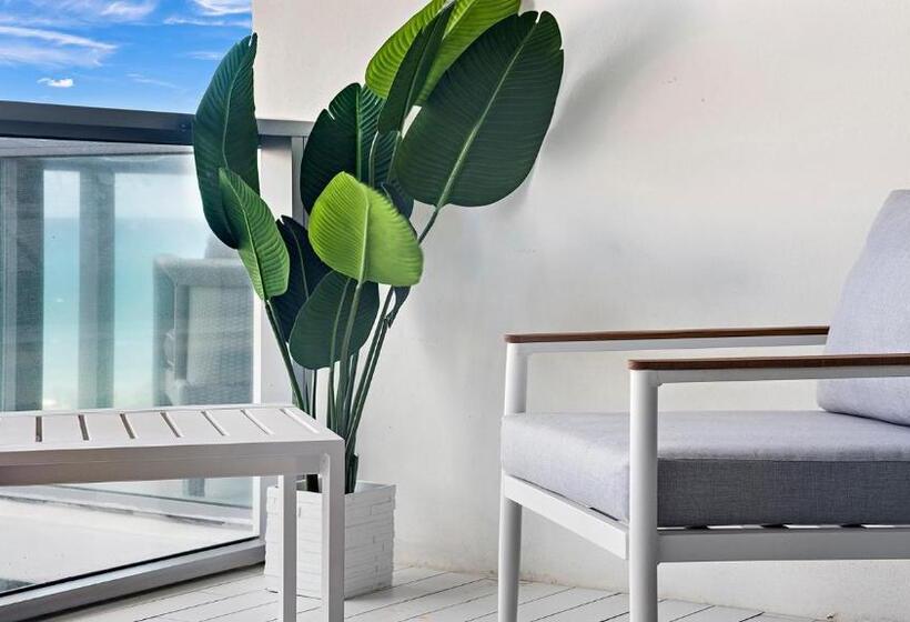 Private Residence At W South Beach  811
