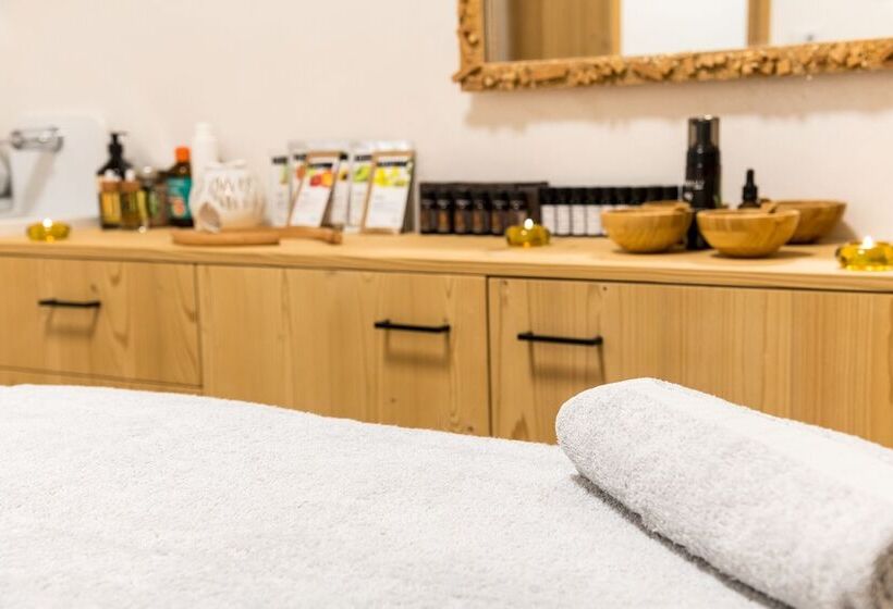 Курорт Aura Relais