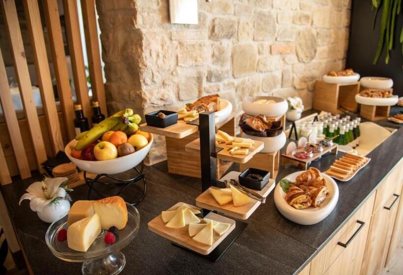 Курорт Aura Relais