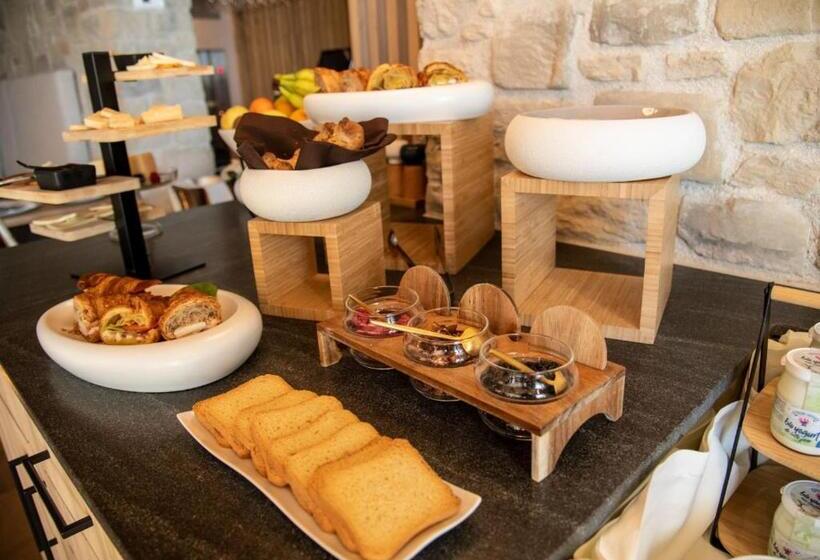 Курорт Aura Relais