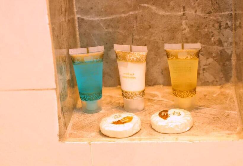 فندق الأفنيوز بالرس