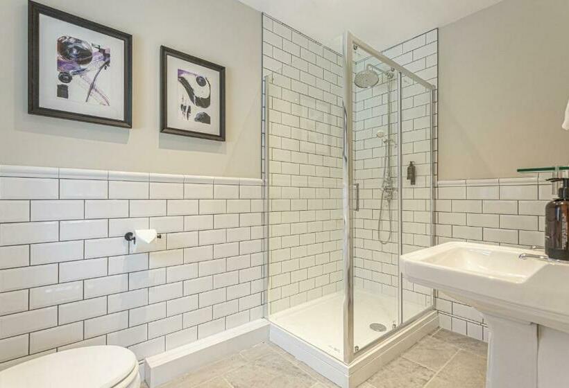 הוסטל The Old Mill Inn