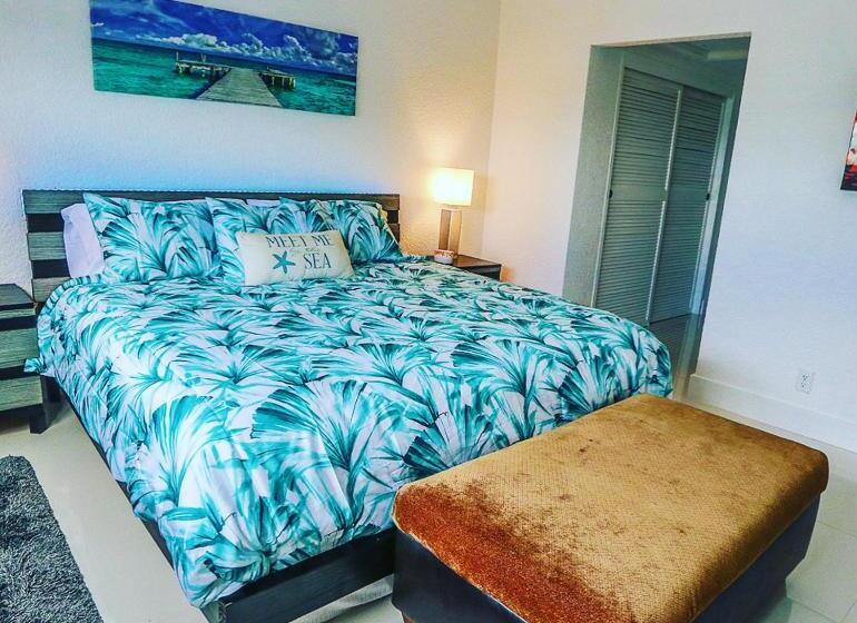 Beautiful Penthouse Condo With Stunning Views Of Both Ocean And City