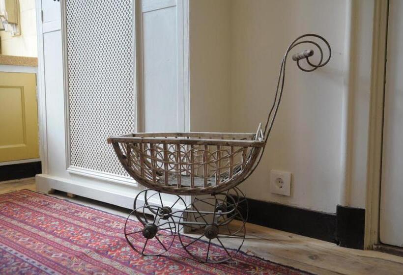 مبيت وإفطار De Parel Van Pekel