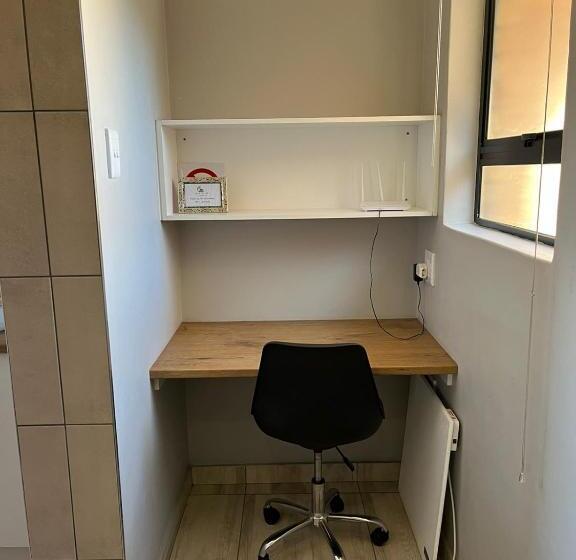 ベッドアンドブレックファースト Zen Stone Guest House