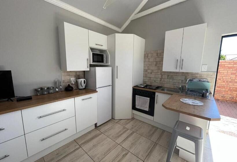 ベッドアンドブレックファースト Zen Stone Guest House