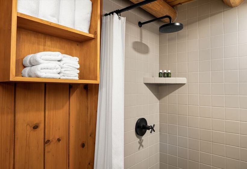 Desolation Hotel Hope Valley