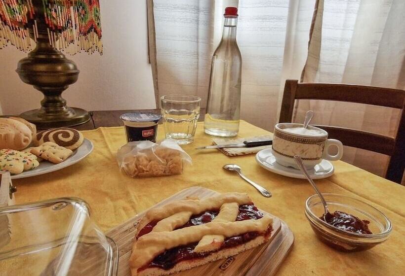 ホテル Agriturismo Garzolé