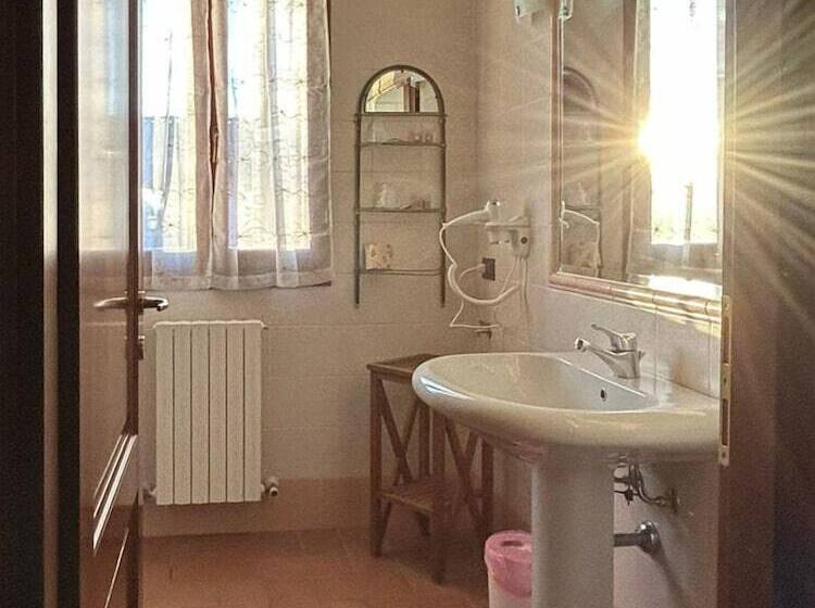 ホテル Agriturismo Garzolé