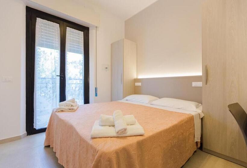 Отель Altamarea