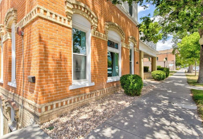 בית מלון כפרי Art City Inn