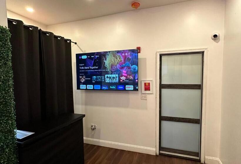 호텔 Art Deco Graffiti Suite