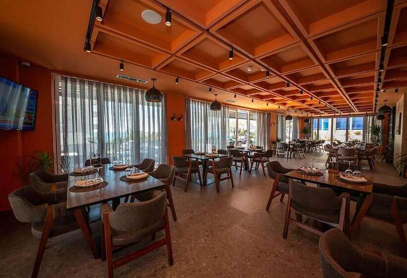 هتل Azure Inn