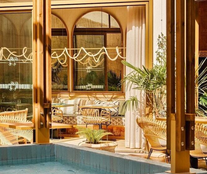 ホテル Bloom House Hôtel & Spa