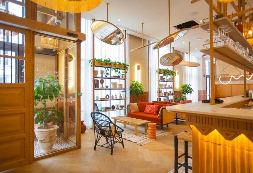 ホテル Bloom House Hôtel & Spa